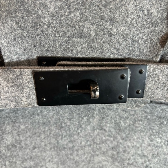 HANDBAG CROSSBODY Made of Felt with A Metal Clasp Birkin Style No Brand NWOT - Picture 6 of 11